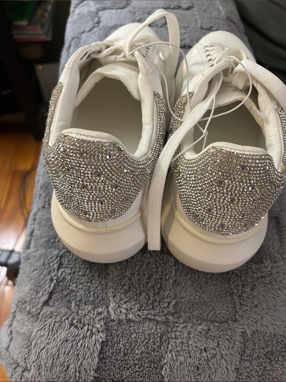Steve Madden White Lace-Up Sneakers with Silver Glitter Heel New without tags - Picture 3 of 7